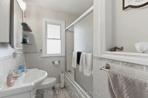 14 Heywood Avenue, ON L2M 2M8