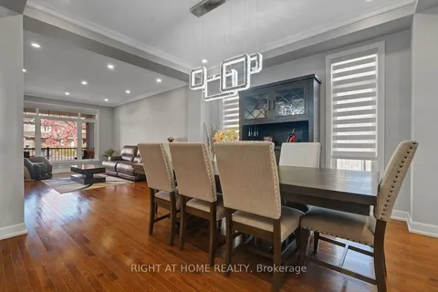 211 Denali Way, ON K2S 0N1