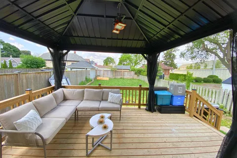 243 Geneva Street, ON L2R 4R2