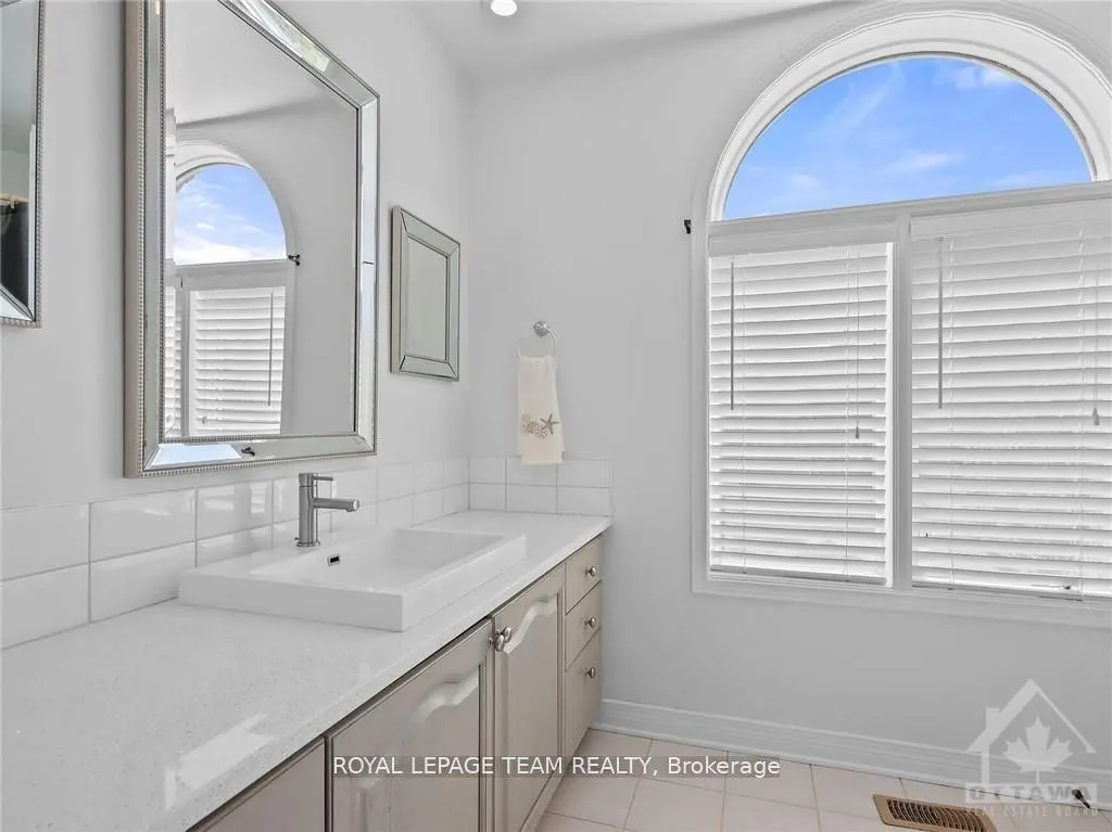 1105 CINDY HILL Crescent, ON K4M 1E8