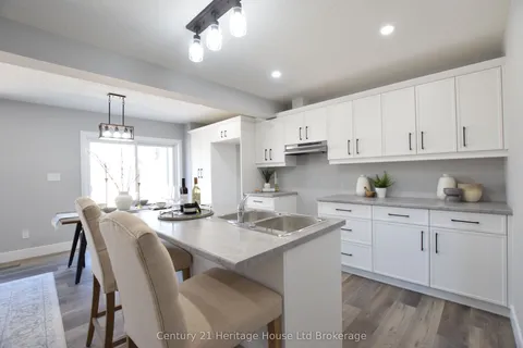 303 Simcoe Street, ON N4S 1J1