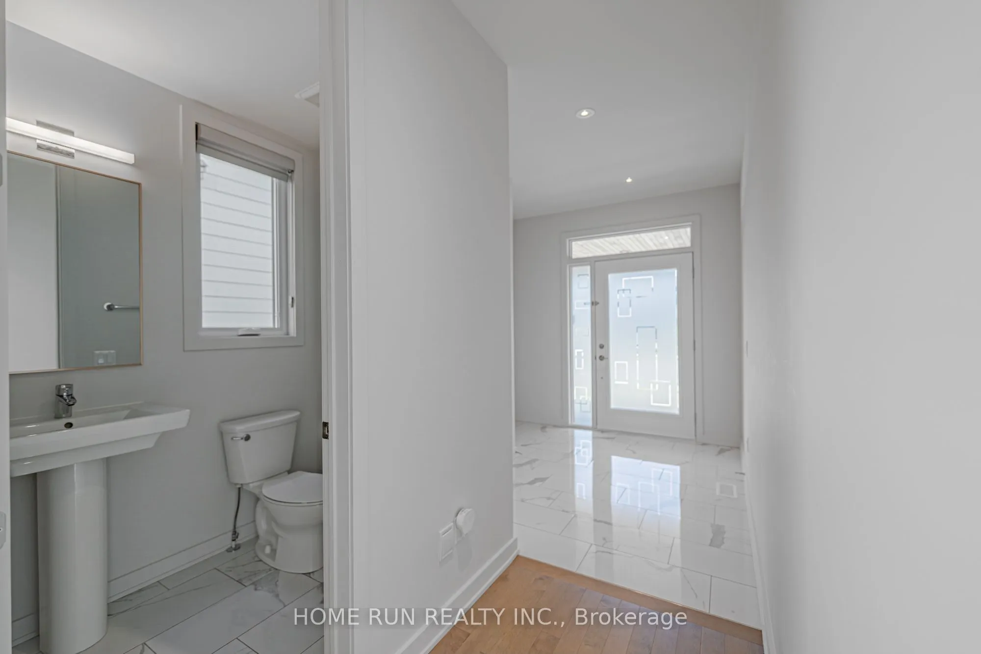 899 Ralph Hennessy Avenue, ON K1X 0B1