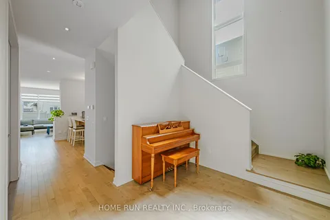 899 Ralph Hennessy Avenue, ON K1X 0B1