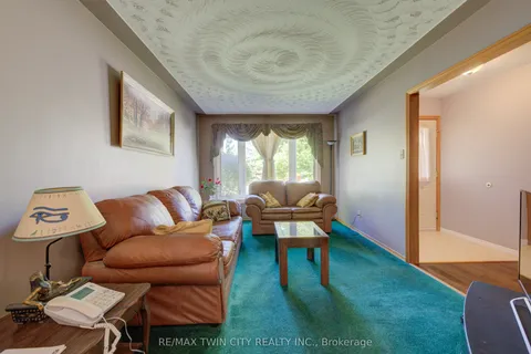 489 Northlake Drive, ON N2V 1V5