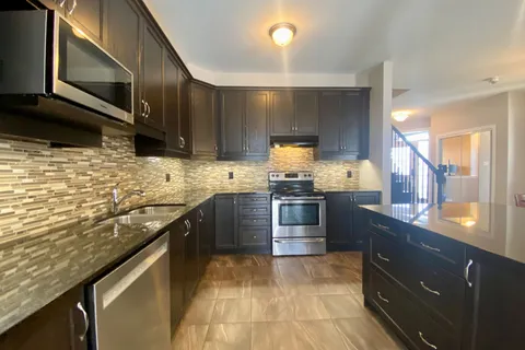 66 Escallonia Court, ON K2S 0W9