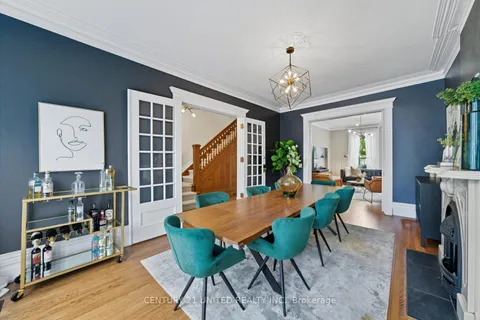 559 Downie Street, ON K9H 4J7