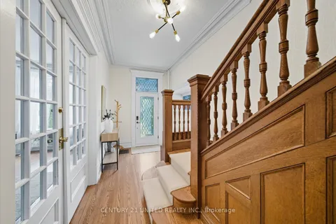 559 Downie Street, ON K9H 4J7