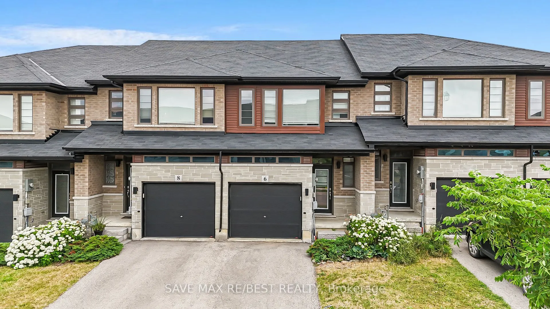 6 Greenwich Avenue, ON L8J 0A5