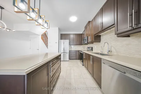 6 Greenwich Avenue, ON L8J 0A5