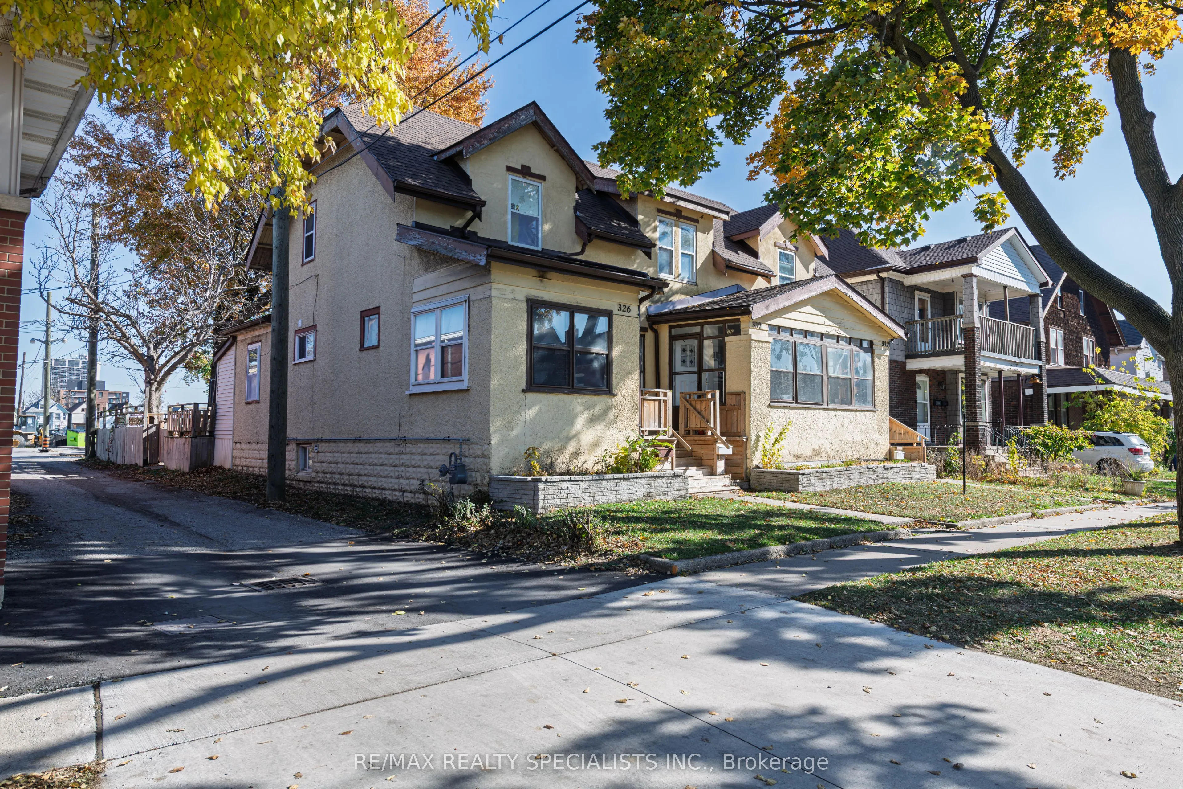 332 Elm Avenue, ON N9A 5H1