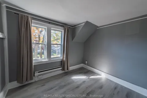 332 Elm Avenue, ON N9A 5H1