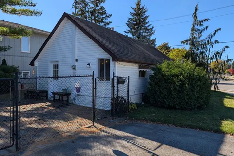 27 Briscoe Street, ON N6J 1M2