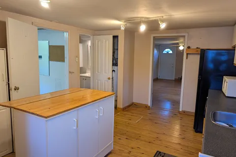 27 Briscoe Street, ON N6J 1M2