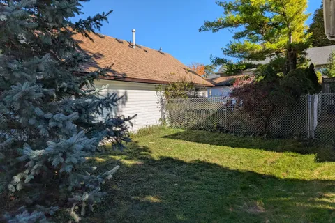 27 Briscoe Street, ON N6J 1M2