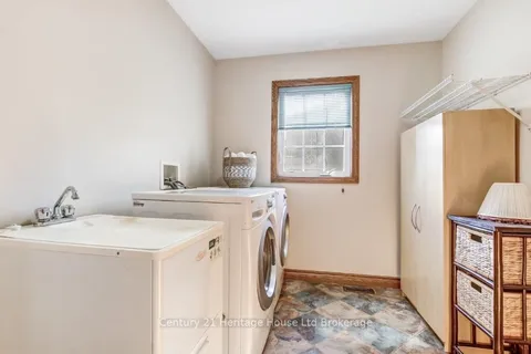 143 Boyd Boulevard, ON N0M 2M0