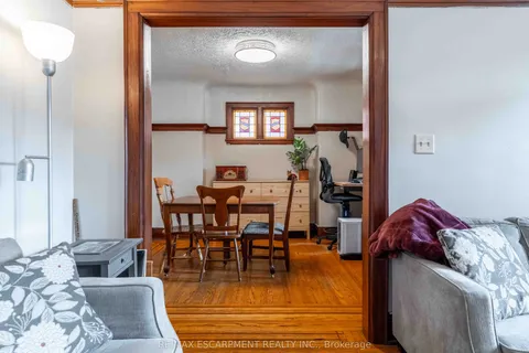 228 Province Street, ON L8K 2L7