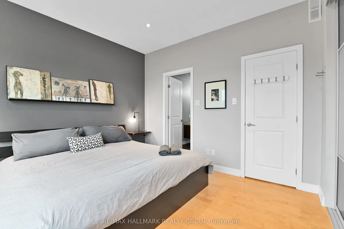 68G Stonehurst Avenue, ON K1Y 1R5