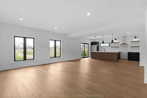 2 Park Crescent, ON K7N 0C2