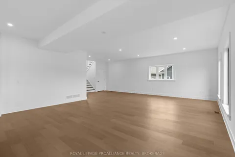 2 Park Crescent, ON K7N 0C2