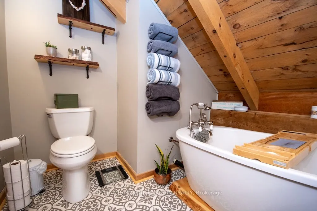 371-B Godolphin Road, ON K0K 3K0