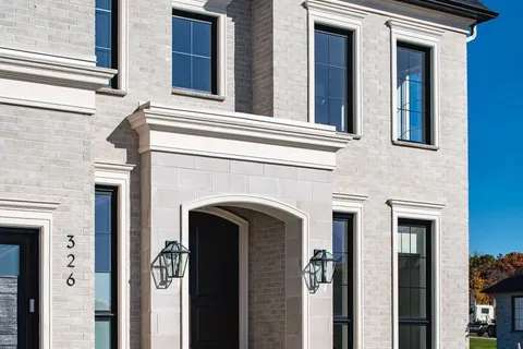 326 Manhattan Drive, ON N6K 4M7