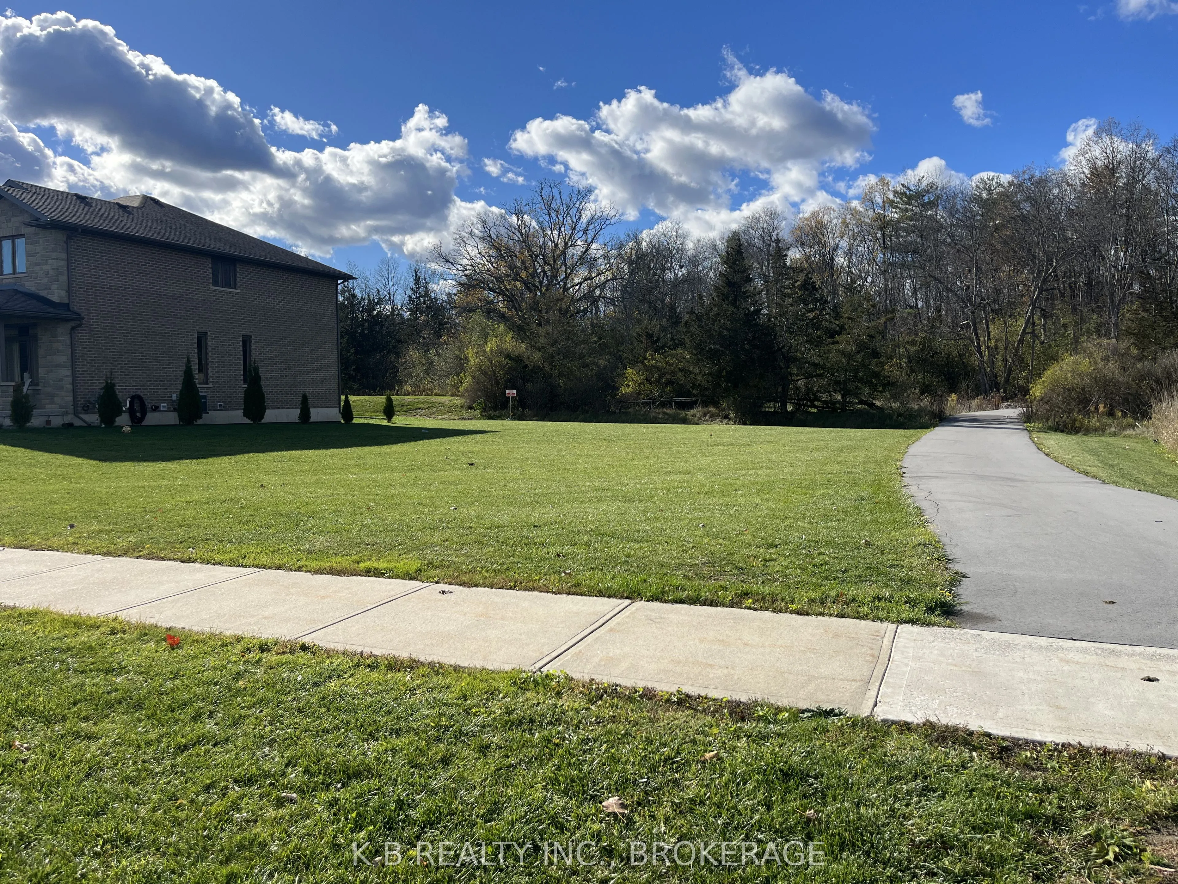 104 Cherrywood Parkway, ON K7R 0B1