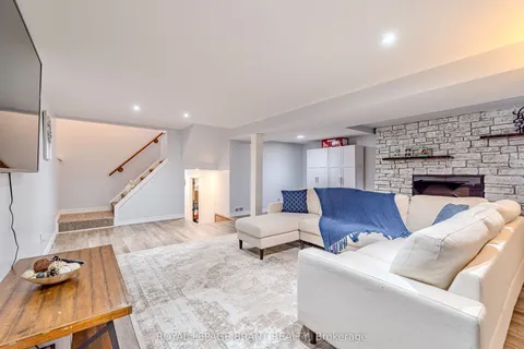 17 Kanata Crescent, ON N3R 7E8