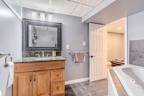 17 Kanata Crescent, ON N3R 7E8