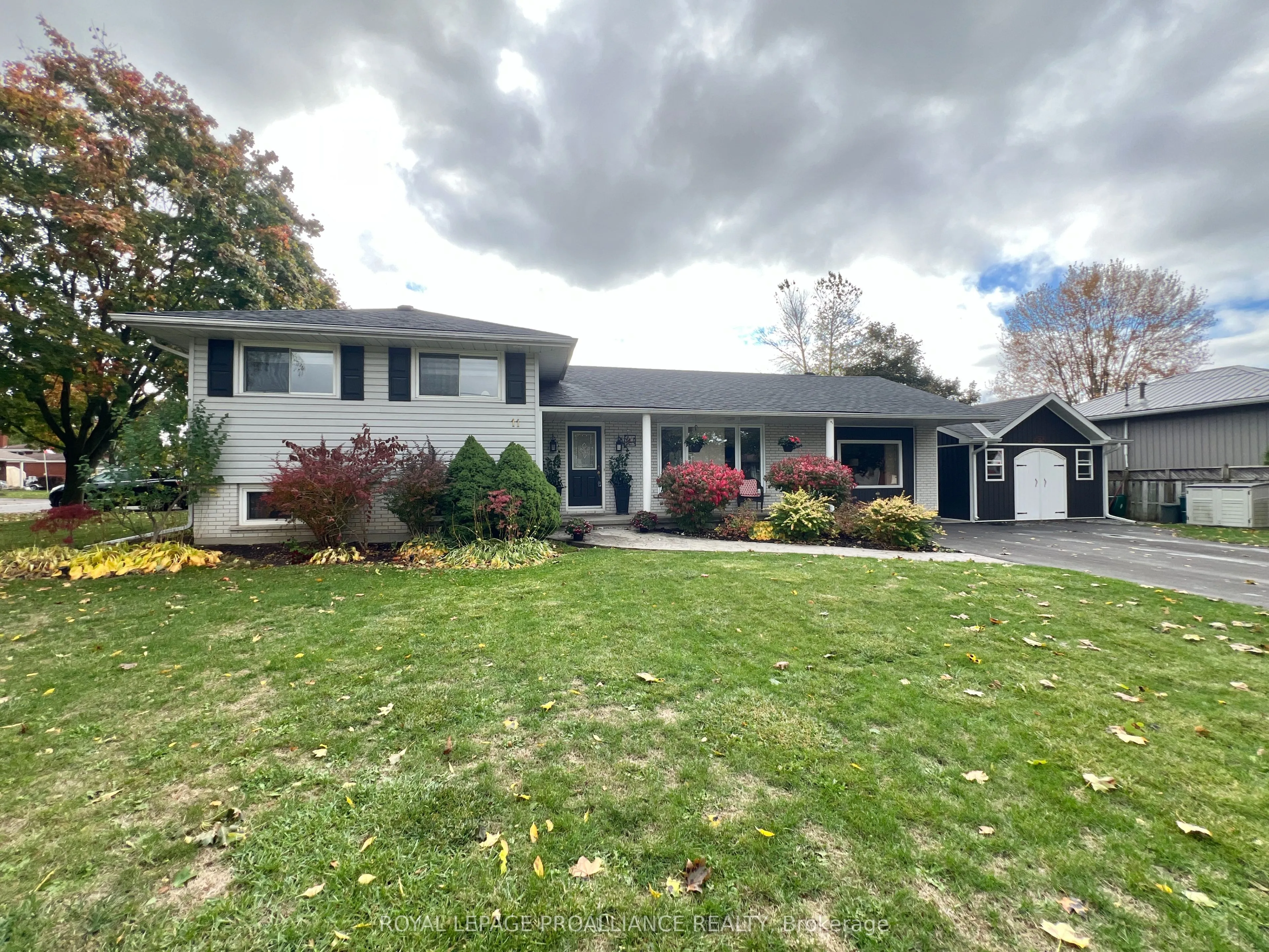 11 Stavebank Road, ON K8P 2N7