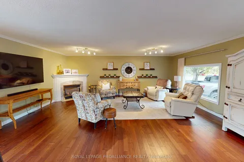 11 Stavebank Road, ON K8P 2N7