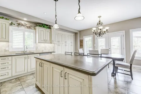 33 Lockman Drive, ON L9K 0B9