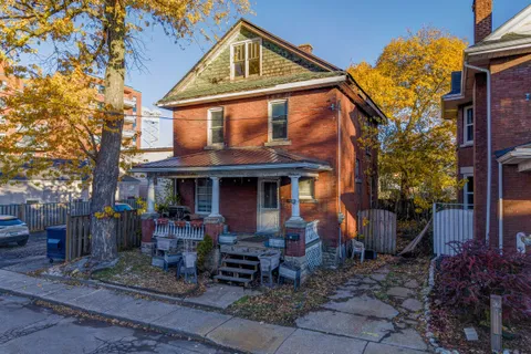 20 Avenue Place, ON L3B 4B1