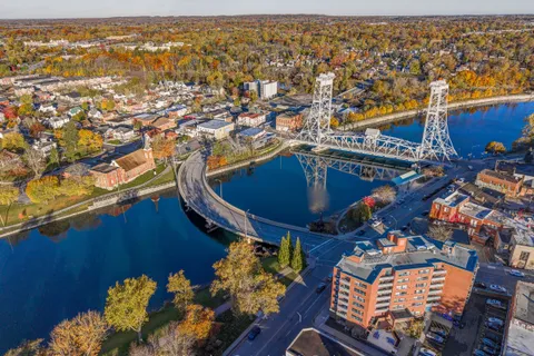 20 Avenue Place, ON L3B 4B1