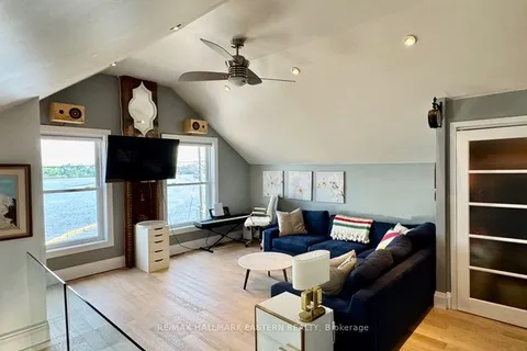 29 Crescent Street, ON K9J 2G2