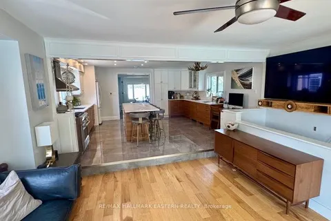 29 Crescent Street, ON K9J 2G2