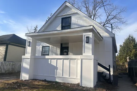 130 Langarth Street, ON N6C 1Z5