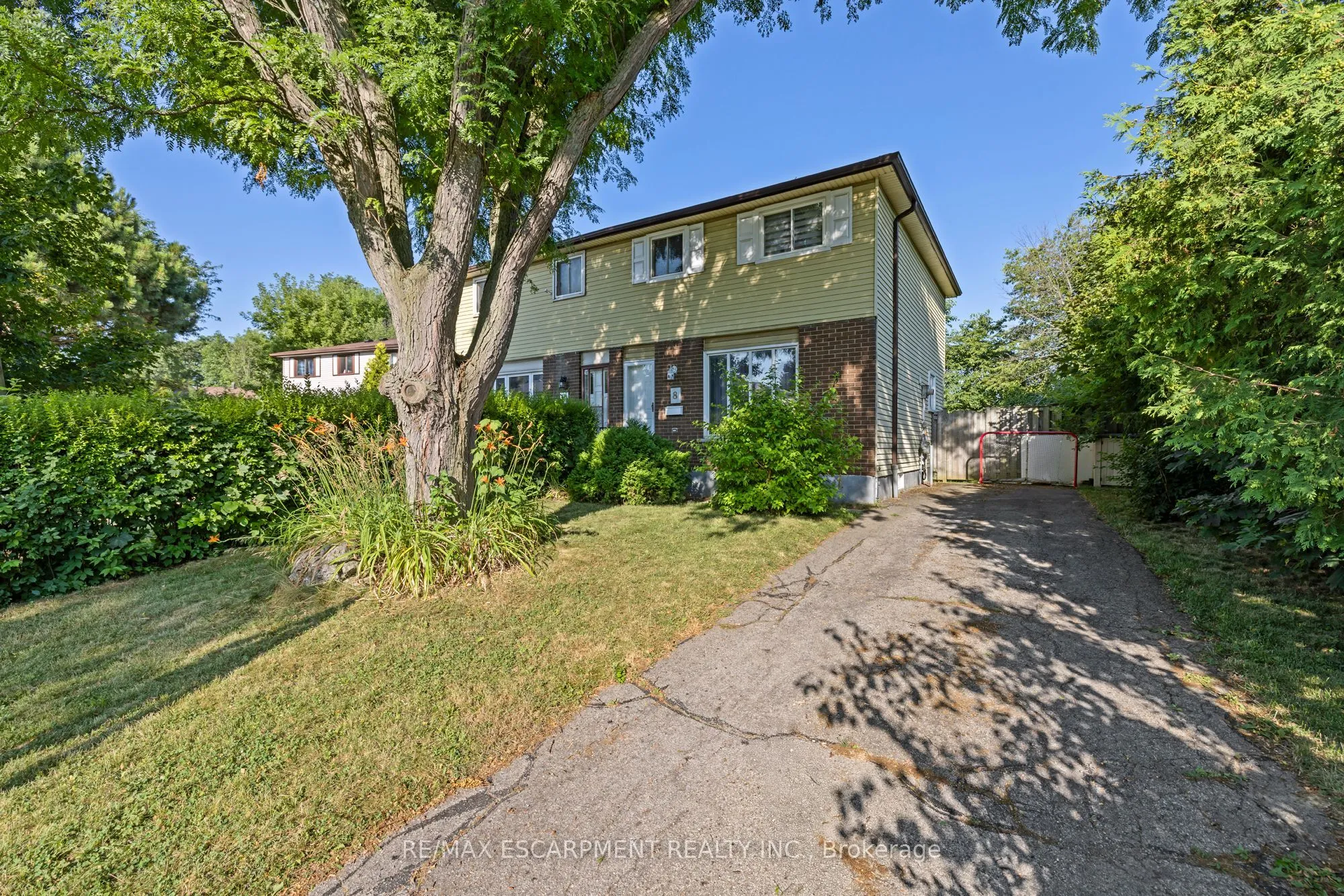 8 Gerrick Court, ON L9C 6H2