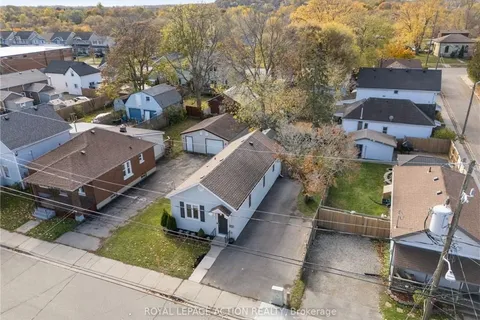 14 Spring Street, ON N3T 4M3