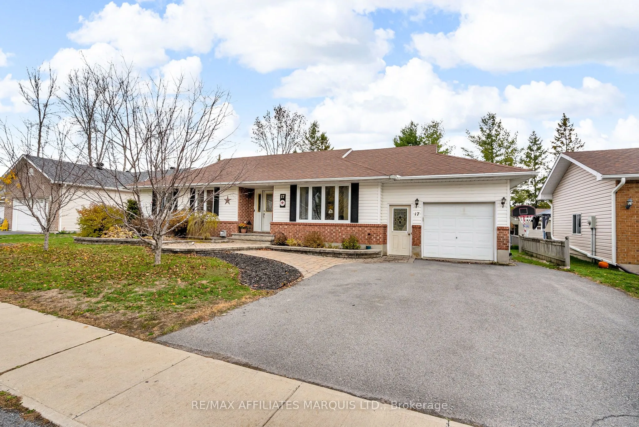 17 Napier Street, ON K0C 1M0