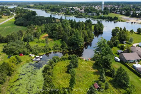 298 Dovercourt Road, ON P2B 3J2