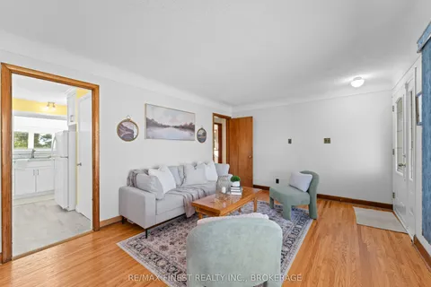 1761 Floyd Avenue, ON K7L 4V4