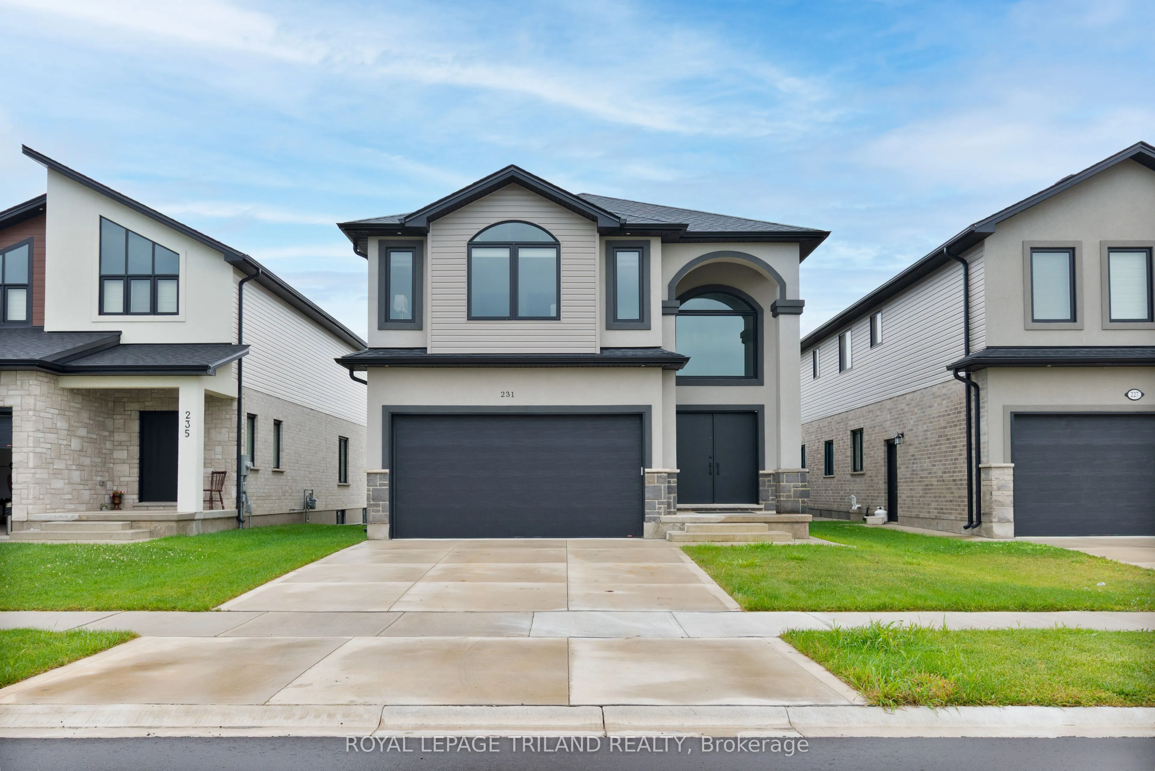 231 Roy McDonald Drive, ON N6L 0J1