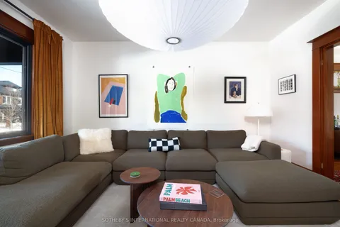 253 Graham Avenue, ON L8K 2M7