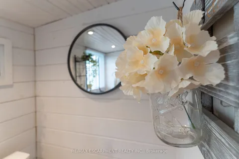 577 Edgewater Place, ON N1A 2W8