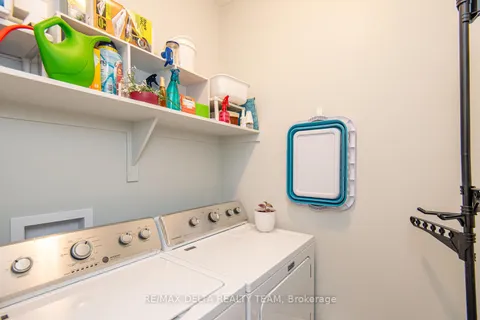 373 Sterling Avenue, ON K2K 0L4