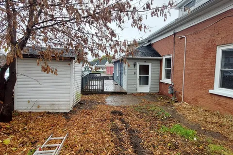 8 Montague Street, ON K7A 2M1