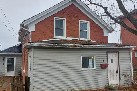 8 Montague Street, ON K7A 2M1