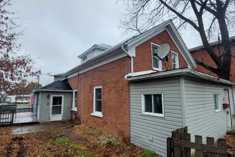 8 Montague Street, ON K7A 2M1