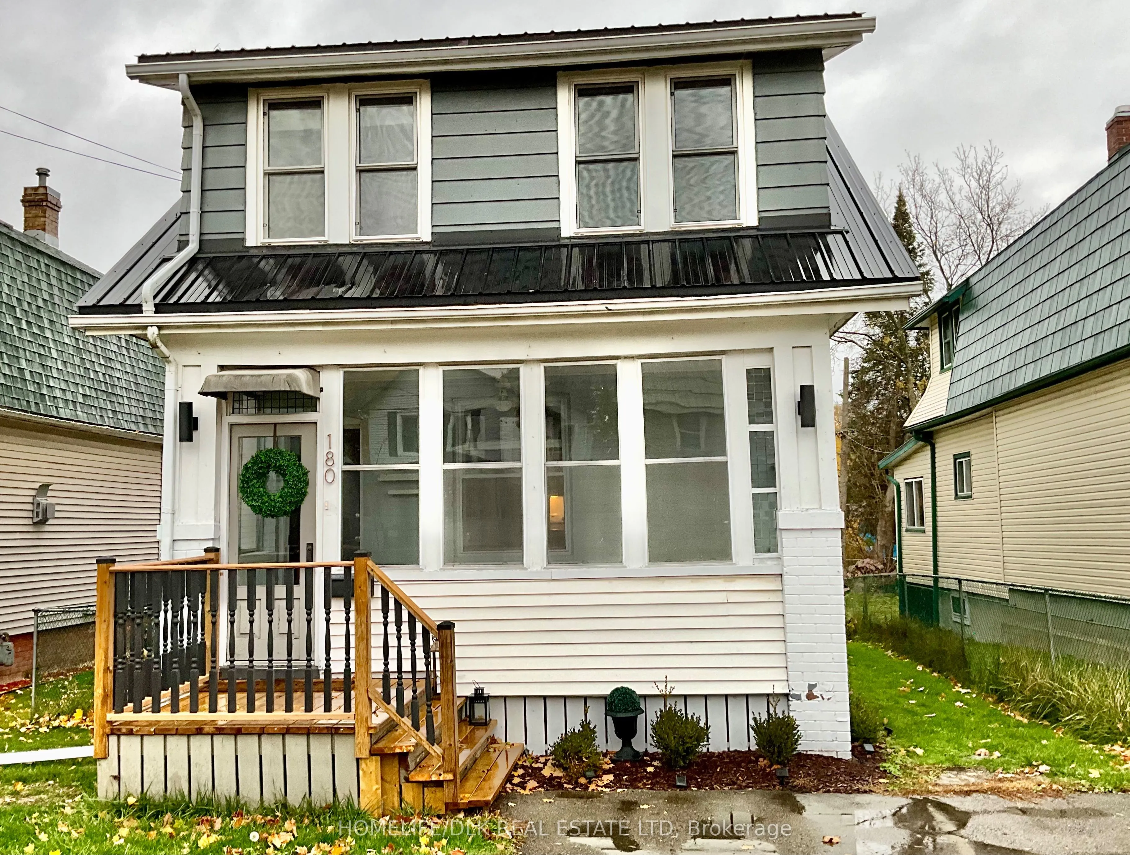 180 Pearl Street, ON K6V 4C8