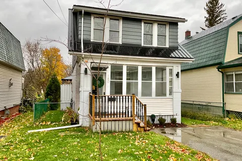 180 Pearl Street, ON K6V 4C8